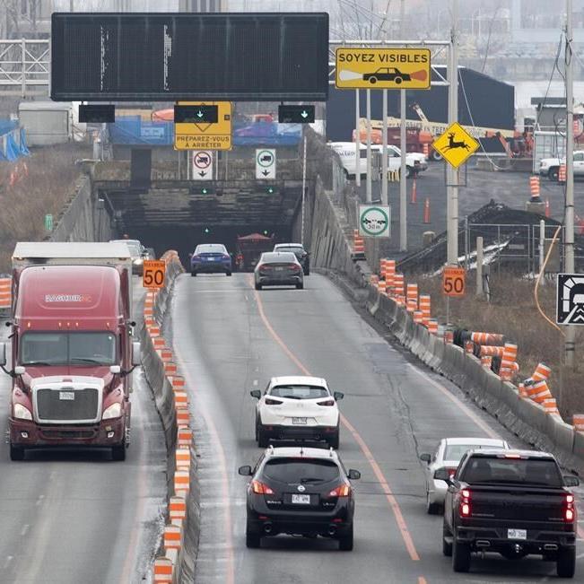 Quebec truckers worry problems at auto board will force them to park their rigs